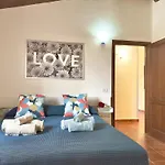 6 Pax - Pool, Parking & Wifi - By Coral Διαμέρισμα *