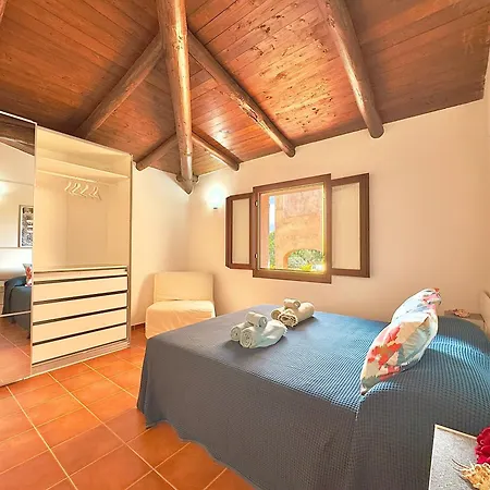 6 Pax - Pool, Parking & Wifi - By Coral Appartamento Porto Cervo