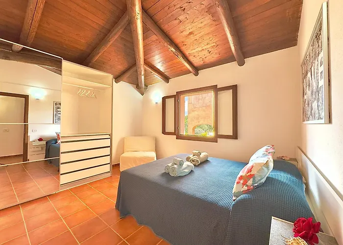 6 Pax - Pool, Parking & Wifi - By Coral Appartamento Porto Cervo