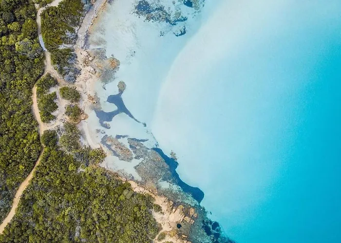 6 Pax - Pool, Parking & Wifi - By Coral Appartamento