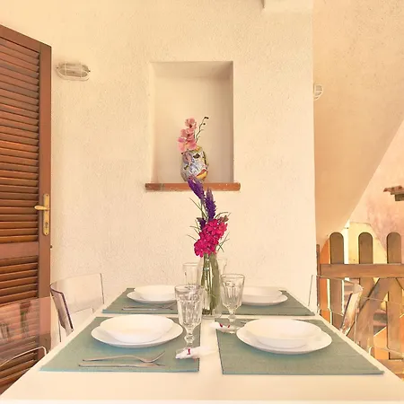 6 Pax - Pool, Parking & Wifi - By Coral * Porto Cervo