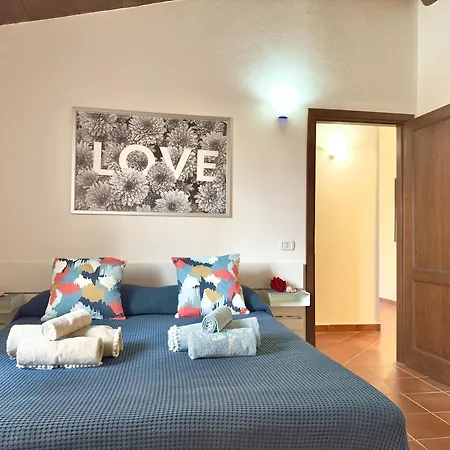 6 Pax - Pool, Parking & Wifi - By Coral Daire *