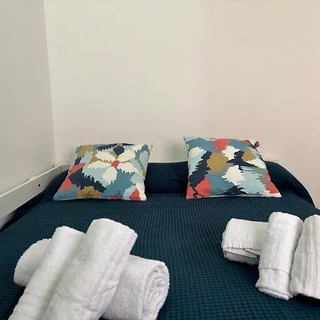 6 Pax - Pool, Parking & Wifi - By Coral Appartement *