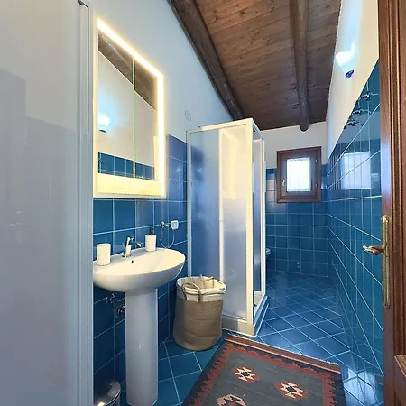 6 Pax - Pool, Parking & Wifi - By Coral Daire *