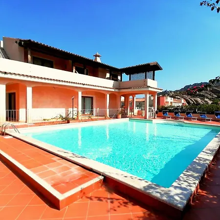 6 Pax - Pool, Parking & Wifi - By Coral * Porto Cervo