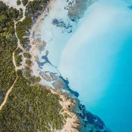 6 Pax - Pool, Parking & Wifi - By Coral Apartment