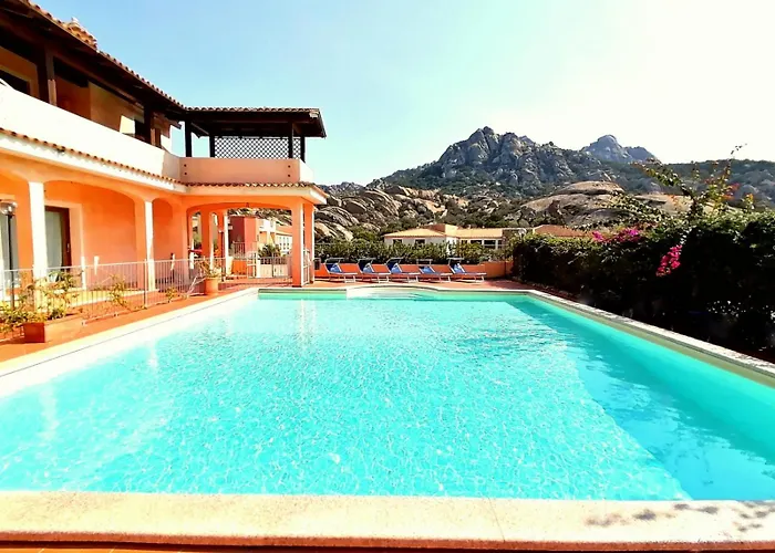 Apartment 6 Pax - Pool, Parking & Wifi - By Coral Porto Cervo