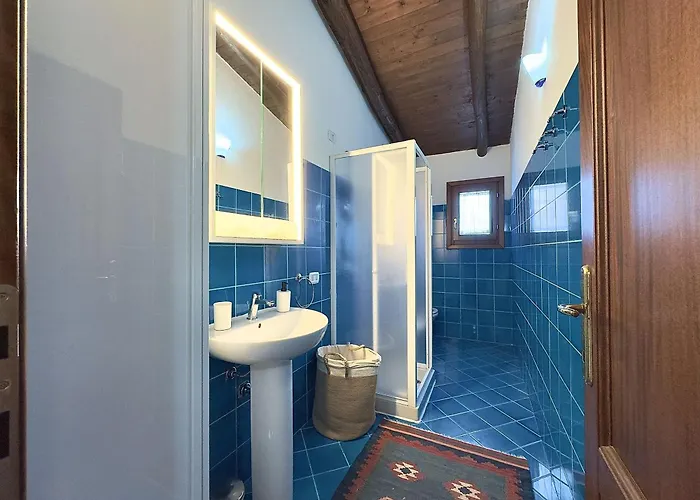 6 Pax - Pool, Parking & Wifi - By Coral Apartment *