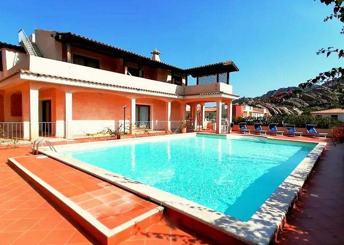 6 Pax - Pool, Parking & Wifi - By Coral * Porto Cervo